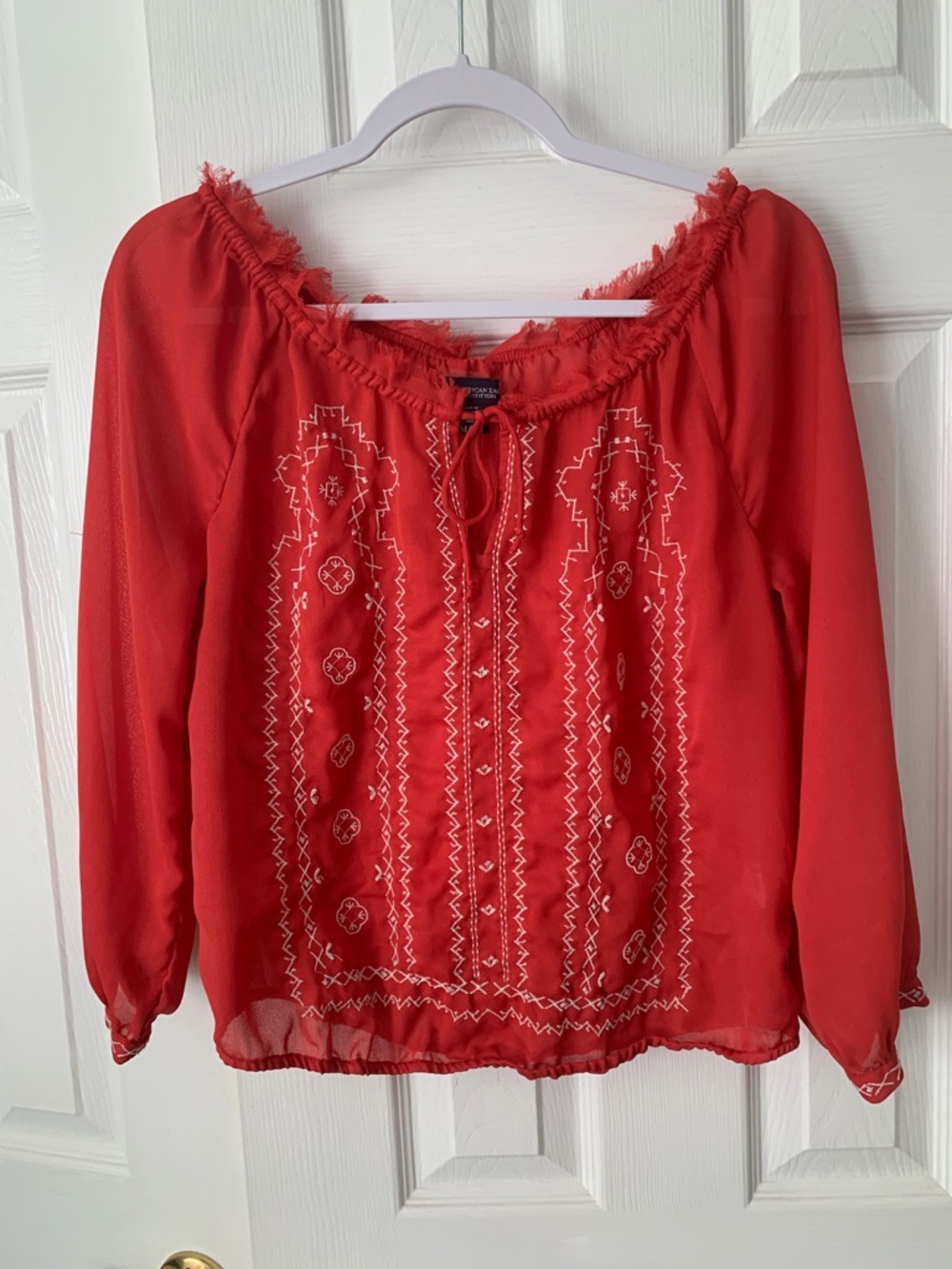 American Eagle Outfitters Womens M Boho Blouse Red White Keyhole AEO Fringe Tie